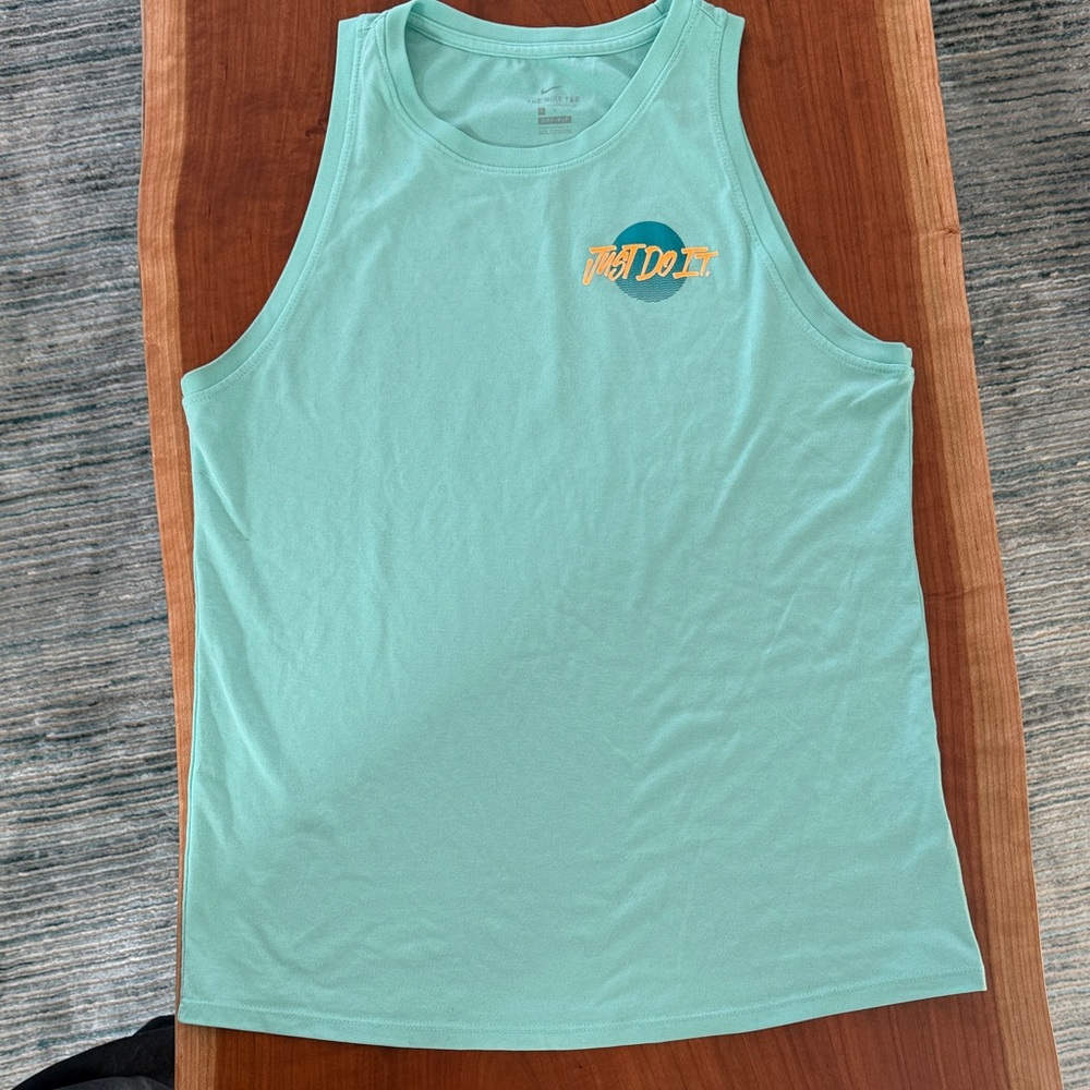Nike workout tank top